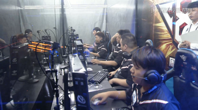 chopper谈秋季小组赛成绩：没有教练的情况下很难打比赛