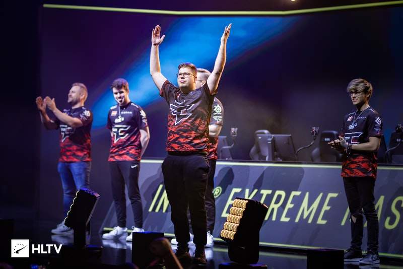 还在纠结S赛会出什么阵容？这些英雄可比塞拉斯球女靠谱多了